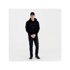 Bluza z kapturem Chicago Bulls NBA. Czarne bluzy New Era, m, bez wzorów, z kapturem. W wyprzedaży za 250.70 zł.