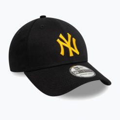 Czapka z daszkiem New Era League Essential 39Thirty New York Yankees. Czarne czapki z daszkiem New Era, bez wzorów. Za 119.99 zł.