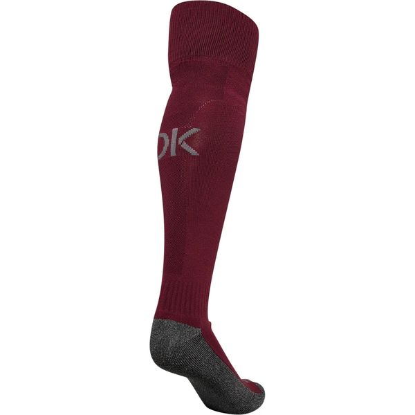 Skarpetki edycja specjalna Dania X 2024/25. Brązowe skarpety Hummel, bez wzorów. Za 160.50 zł.