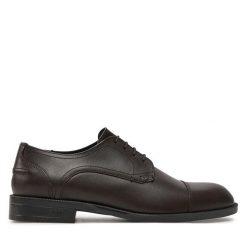Półbuty BOSS. Brązowe eleganckie półbuty Boss, bez wzorów, bez obcasa, bez zapięcia. Za 655.99 zł.