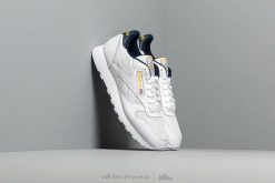 Męskie buty sportowe minimalistyczna estetyka CLASSIC LEATHER MU. Białe buty turystyczne Reebok, bez wzorów, z gumy, bez zapięcia, trekkingowe, reebok classic. Za 405.00 zł.