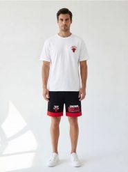 Szorty z nadrukiem Chicago Bulls NBA - czarny. Czarne krótkie spodenki sportowe Sinsay, l, bez wzorów. W wyprzedaży za 49.99 zł.