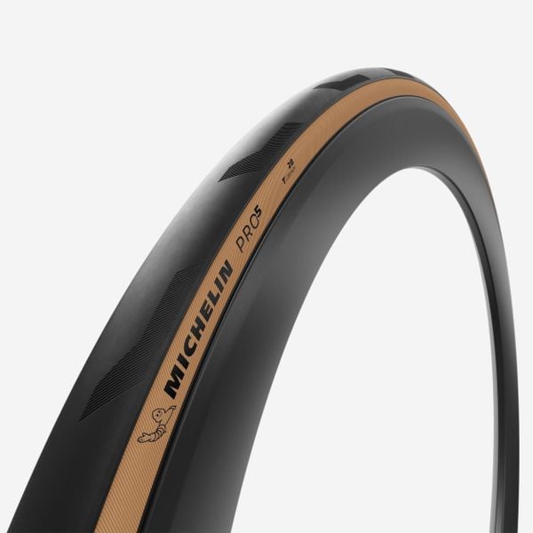 Opona rowerowa szosowa Michelin Pro 5 Classic 700X28 miękkie stopki TLR. Brązowe skarpety MICHELIN, bez wzorów, z gumy. Za 169.99 zł.