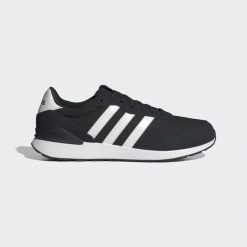 Buty Run 60s 4.0. Białe buty turystyczne Adidas, bez wzorów, ze skóry, bez zapięcia, trekkingowe. Za 259.00 zł.