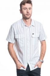 KOSZULA MĘSKA LEE SS CHETOPA SHIRT STERLING BLUE L66ATINZ 112116310. Niebieskie koszule Lee, l, bez wzorów, bez kołnierzyka, bez ramiączek. Za 129.99 zł.