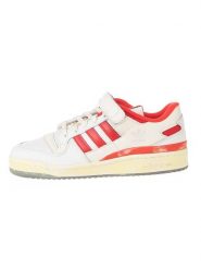 Adidas Skórzane sneakersy "Forum 84" w kolorze biało-czerwonym rozmiar: 44. Białe buty sportowe casual Adidas, bez wzorów, bez zapięcia. Za 219.60 zł.