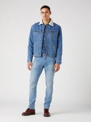 Wrangler Kurtka dżinsowa w kolorze niebieskim rozmiar: XXL. Niebieskie kurtki Wrangler, xxl, bez wzorów, z bawełny, bez kaptura. Za 219.08 zł.