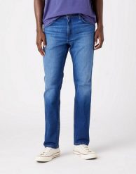 WRANGLER GREENSBORO MĘSKIE SPODNIE JEANSOWE JEANS DŻINSY HEARTBREAKER W15QYI23A 112320205. Białe spodnie materiałowe Wrangler, na co dzień, l, bez wzorów, z bawełny, casualowe, z obniżonym stanem. Za 229.99 zł.