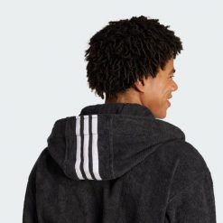 Szlafrok z kapturem. Czarne szlafroki Adidas, l, bez wzorów, bez ramiączek, z kapturem. Za 419.00 zł.
