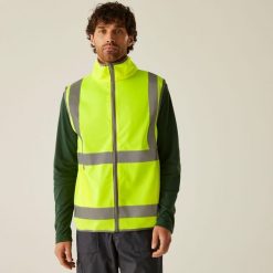 Kamizelka z pełnym zamkiem Regatta Hi-Vis Pro. Żółte kurtki softshell Regatta, bez wzorów, z softshellu, bez kaptura. Za 89.99 zł.