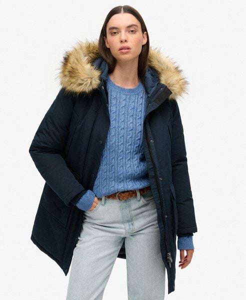 Superdry Parka Everest z futerkiem — Długa, pikowana kurtka. Niebieskie kurtki Superdry, bez wzorów, z elastanu, z kapturem. Za 834.15 zł.
