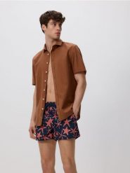 Koszula regular z lnem - brązowy. Brązowe koszule Reserved, l, bez wzorów, z bawełny, bez kołnierzyka, bez ramiączek. Za 129.99 zł.