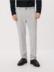 Garniturowe spodnie slim fit - jasnoszary. Szare garnitury Reserved, l, bez wzorów, z dzianiny. Za 149.99 zł.
