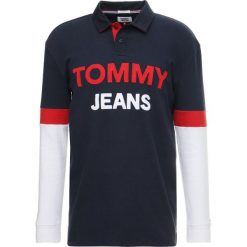 Tommy Jeans LOGO RUGBY Koszulka polo black iris/multi. Bluzki z długim rękawem marki Tommy Jeans. Za 349.00 zł.