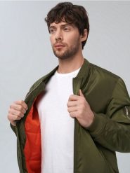Kurtka bomberka - zielony. Zielone kurtki Sinsay, l, bez wzorów, bez kaptura. Za 79.99 zł.