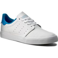 Buty adidas - Seeley Court BB8587 Ftwht/Ftwht/Brblue. Białe buty sportowe casual marki Adidas, z materiału. W wyprzedaży za 219.00 zł.