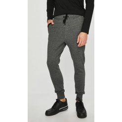 Brave Soul - Spodnie. Szare spodnie materiałowe Brave Soul, na co dzień, l, bez wzorów, z bawełny, casualowe. W wyprzedaży za 59.90 zł.