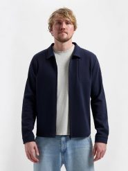 TRAVELIN' Kurtka przejściowa "Njord" w kolorze granatowym rozmiar: M. Niebieskie kurtki Travelin', m, z aplikacjami, ze skóry, bez kaptura. Za 217.99 zł.