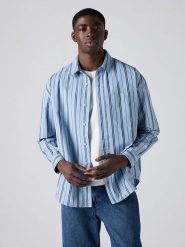 Levi's Koszula - Loose fit - w kolorze błękitnym rozmiar: XL. Niebieskie koszule Levi's®, s, bez wzorów, z bawełny, bez kołnierzyka, bez ramiączek. Za 165.45 zł.