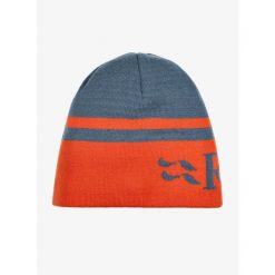 Czapka Rab Logo Band Beanie - orion blue/red grapefruit. Niebieskie czapki zimowe RAB, bez wzorów, z dzianiny. Za 71.99 zł.