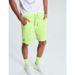 Dresowe szorty basic - Zielony. Krótkie spodenki sportowe marki Cropp. Za 39.99 zł.