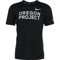 Nike Performance DRY MILER Tshirt z nadrukiem black/white. T-shirty marki Nike Performance. Za 169.00 zł.