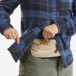 Torba trekkingowa biodrówka TRAVEL RFID. Brązowe torby na ramię FORCLAZ, bez wzorów, z materiału, bez dodatków. Za 39.99 zł.
