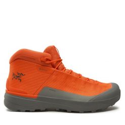 Trekkingi Arc'teryx. Brązowe botki sznurowane Arc'teryx, bez wzorów, z gore-texu, bez obcasa, bez zapięcia. Za 939.99 zł.