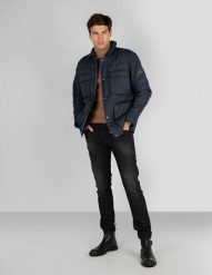 Tommy Hilfiger Kurtka "Quilted Airfield" | MW0MW14880 | Mężczyzna | Granatowy. Niebieskie kurtki Tommy Hilfiger, m, bez wzorów, z poliesteru, bez kaptura. W wyprzedaży za 659.00 zł.
