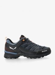 Buty trekkingowe niskie Salewa MTN Trainer Lite. Czarne buty turystyczne Salewa, bez wzorów, z gumy, bez zapięcia, trekkingowe. Za 729.00 zł.
