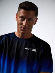 4F Koszulka treningowa szybkoschnąca męska 4F x Robert Lewandowski - granatowa XXL. Niebieskie t-shirty 4F, m, bez wzorów, z materiału, bez kołnierzyka, bez ramiączek. Za 149.99 zł.