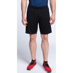 Spodenki treningowe męskie SKMF261 - głęboka czerń. Krótkie spodenki sportowe marki 4F. W wyprzedaży za 69.99 zł.