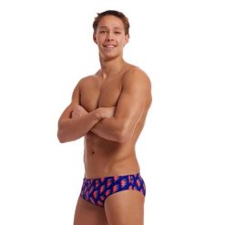 Kąpielówki męskie slipy na basen treningowe Funky Trunks Flash. Czerwone kąpielówki Funky Trunks, m, bez wzorów. Za 139.00 zł.