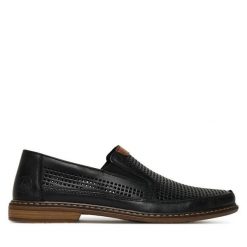 Półbuty Rieker. Czarne eleganckie półbuty Rieker, bez wzorów, bez obcasa, bez zapięcia. Za 259.99 zł.