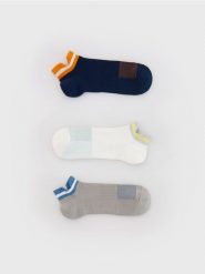 3 pack skarpet - jasnoszary. Szare skarpety Reserved, bez wzorów. W wyprzedaży za 17.99 zł.