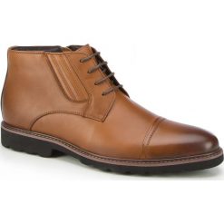 Buty męskie. Brązowe botki sznurowane Wittchen, bez wzorów, z materiału, bez obcasa, bez zapięcia. W wyprzedaży za 269.90 zł.