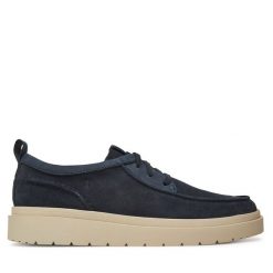 Półbuty Clarks. Niebieskie eleganckie półbuty Clarks, bez wzorów, bez obcasa, bez zapięcia. Za 359.99 zł.