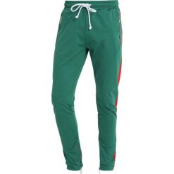 Criminal Damage CAMDEN JOGGER Spodnie treningowe olive/red. Spodnie treningowe długie marki Criminal Damage. Za 249.00 zł.