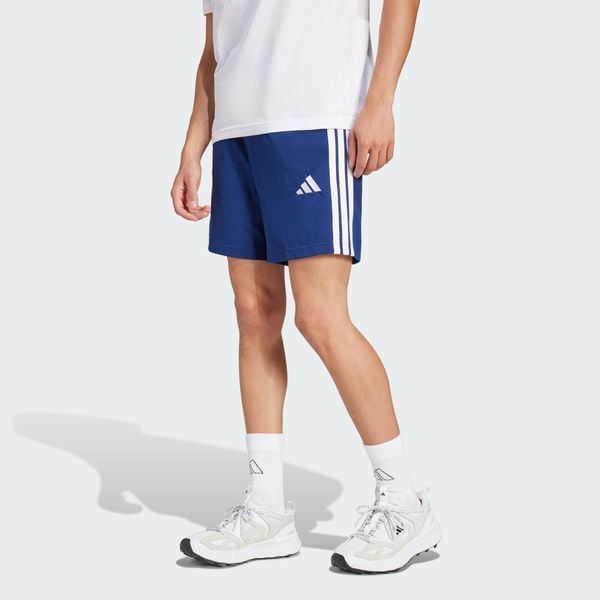 Szorty Essentials z pojedynczej dzianiny z 3 paskami, długość wewnętrznej strony. Białe szorty Adidas, s, bez wzorów, z dzianiny, sportowe. Za 149.00 zł.
