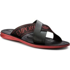 Klapki EMPORIO ARMANI - X4P001 XAL73 N506 Black/Red/Black. Czarne klapki marki Emporio Armani, z materiału. W wyprzedaży za 489.00 zł.