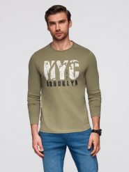 Longsleeve męski z miejskim nadrukiem – oliwkowy V1 - Rozmiar: L. Zielone bluzki z długim rękawem Ombre Clothing, l, bez wzorów, z bawełny, bez kołnierzyka, bez ramiączek. Za 169.99 zł.