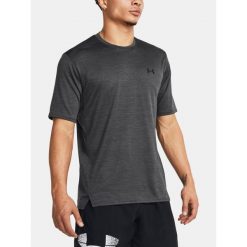T-Shirt Męski Treningowy Under Armour Koszulka Męska Sportowa. Szare t-shirty sportowe Under Armour, bez wzorów, bez ramiączek, na fitness i siłownię. Za 139.99 zł.