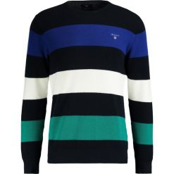 GANT BARSTRIPE CREW Sweter evening blue. Swetry nierozpinane marki GANT. W wyprzedaży za 412.30 zł.