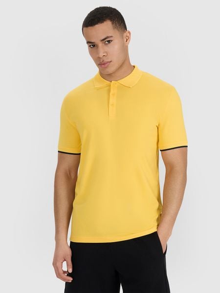 4F Koszulka polo regular męska - żółta S. Żółte koszulki polo 4F, m, bez wzorów, z bawełny, bez kołnierzyka, bez ramiączek. W wyprzedaży za 49.99 zł.