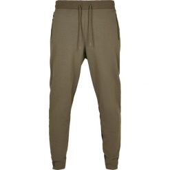 Spodnie Urban Classic military. Zielone szorty Urban Classics, m, bez wzorów, militarne. Za 243.50 zł.
