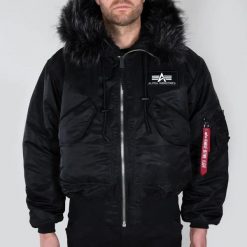 Bomberka z kapturem Alpha Industries 45P Custom. Czarne kurtki Alpha Industries, m, bez wzorów, z futra, z kapturem. Za 869.50 zł.
