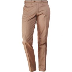 DRYKORN Chinosy beige. Eleganckie spodnie DRYKORN. Za 509.00 zł.