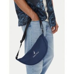 Nerka Nautica. Niebieskie saszetki i nerki Nautica, bez wzorów. Za 69.99 zł.