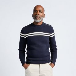 Sweter marynarski męski Tribord. Brązowe swetry nierozpinane TRIBORD, l, bez wzorów, z bawełny, bez kołnierzyka, bez ramiączek. W wyprzedaży za 99.99 zł.