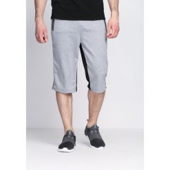 Szare Szorty Stay. Odzież kąpielowa marki Born2be. Za 19.99 zł.